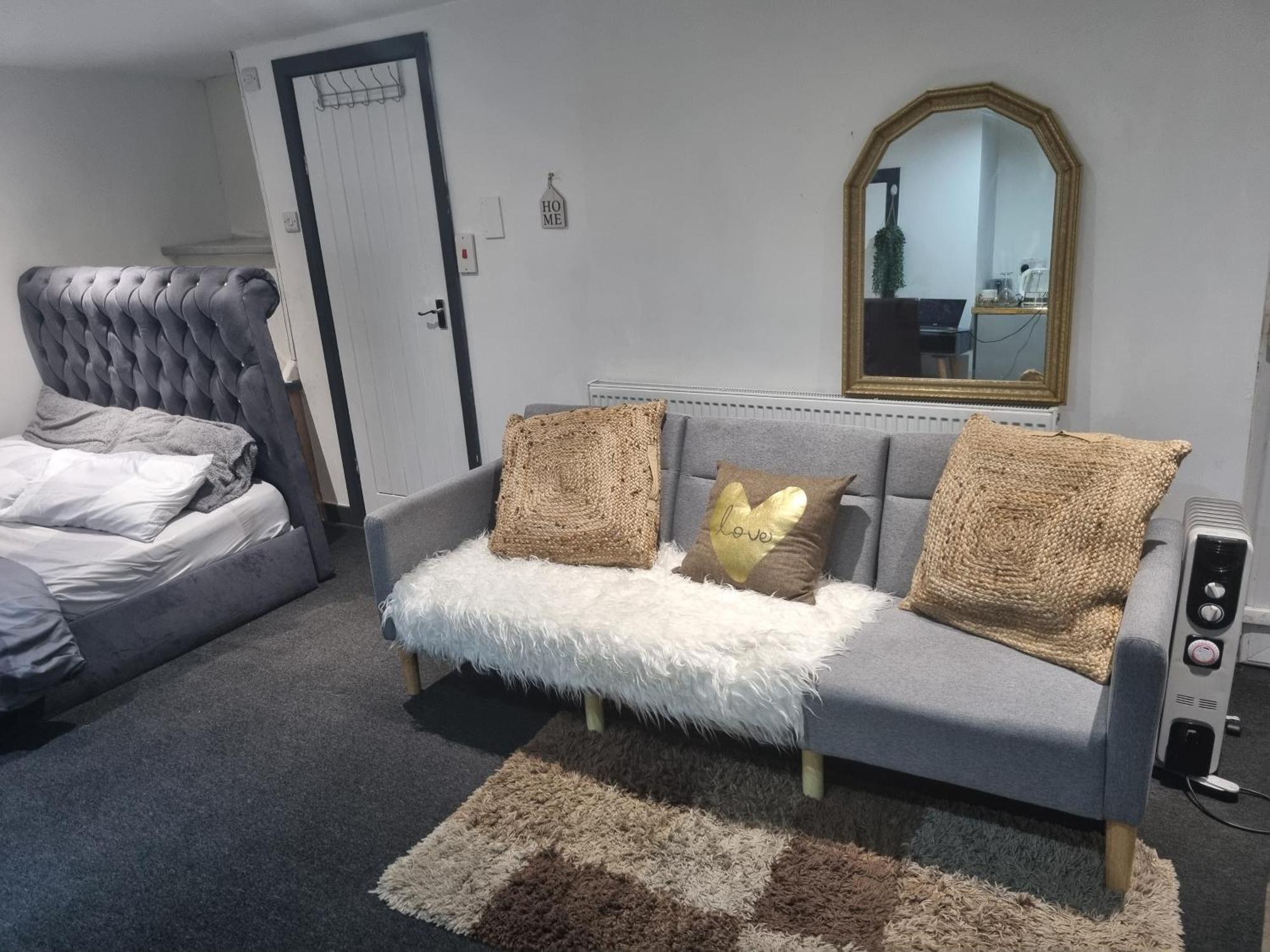 Apartamento A Cosy Deluxe Size Studio With Queen Size And Sofa Bed Leeds  Exterior foto