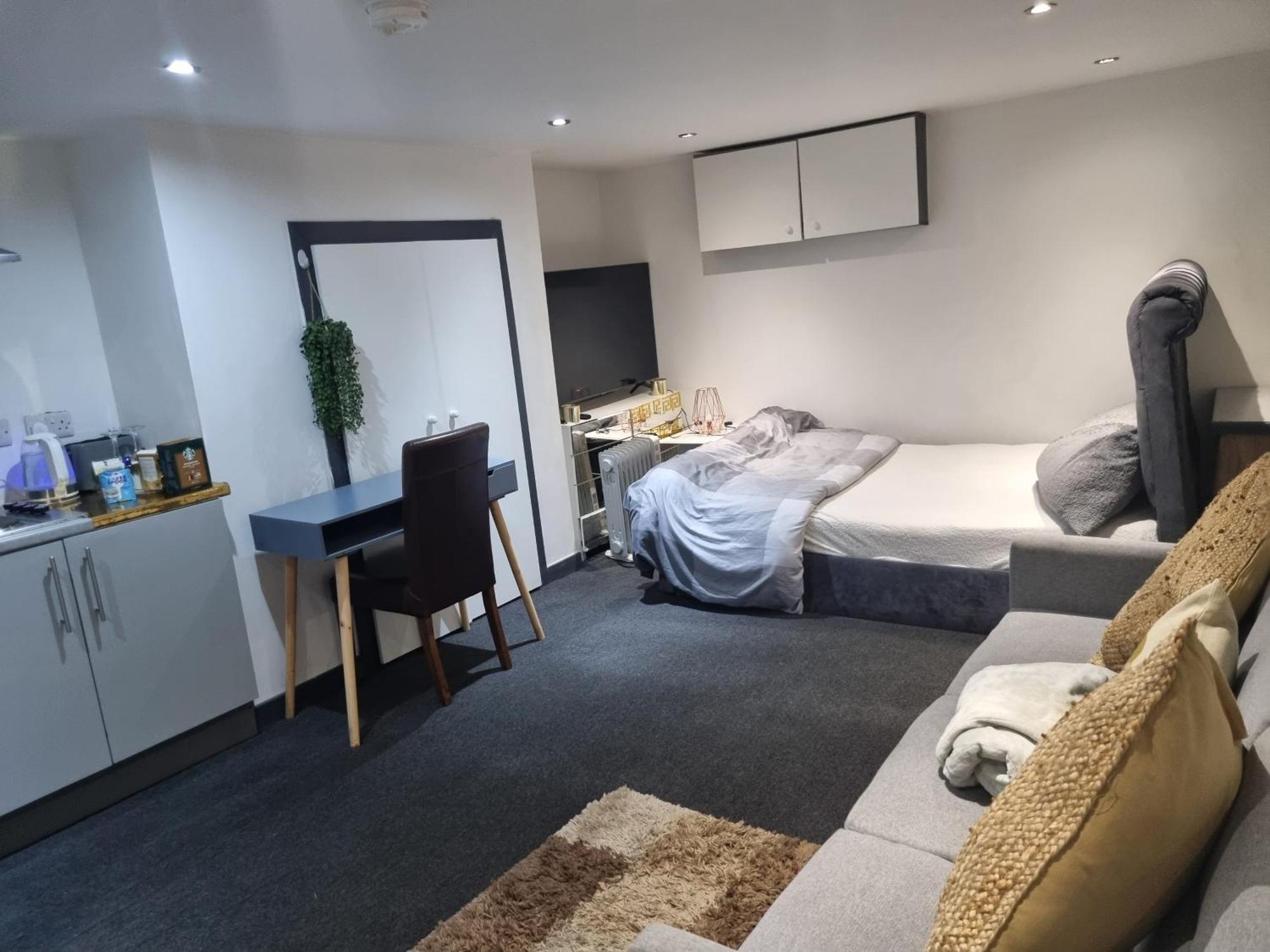 Apartamento A Cosy Deluxe Size Studio With Queen Size And Sofa Bed Leeds  Exterior foto